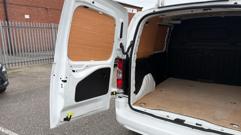 Vauxhall Combo Cargo Combo L1 Diesel 2300 1.5 Turbo D 100ps H1 Sportive Van